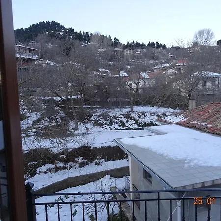 Paradosiako Spiti Koursarakou 컨트리하우스 발테시니코