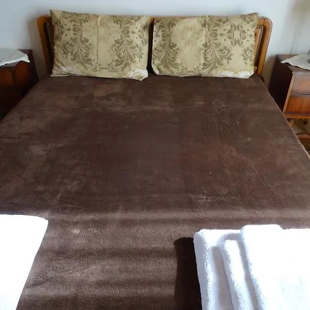 Paradosiako Spiti Koursarakou